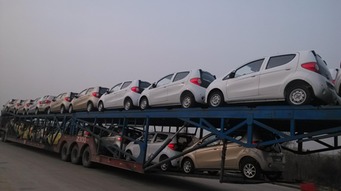 金九銀十寶雅強(qiáng)，單日發(fā)車突破三百輛——汽車銷售市場(chǎng)迎來旺季高峰